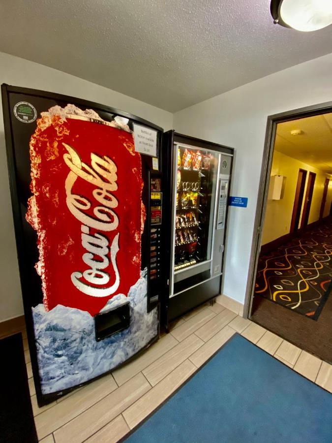 Travelodge By Wyndham La Porte/Michigan City Area Dış mekan fotoğraf
