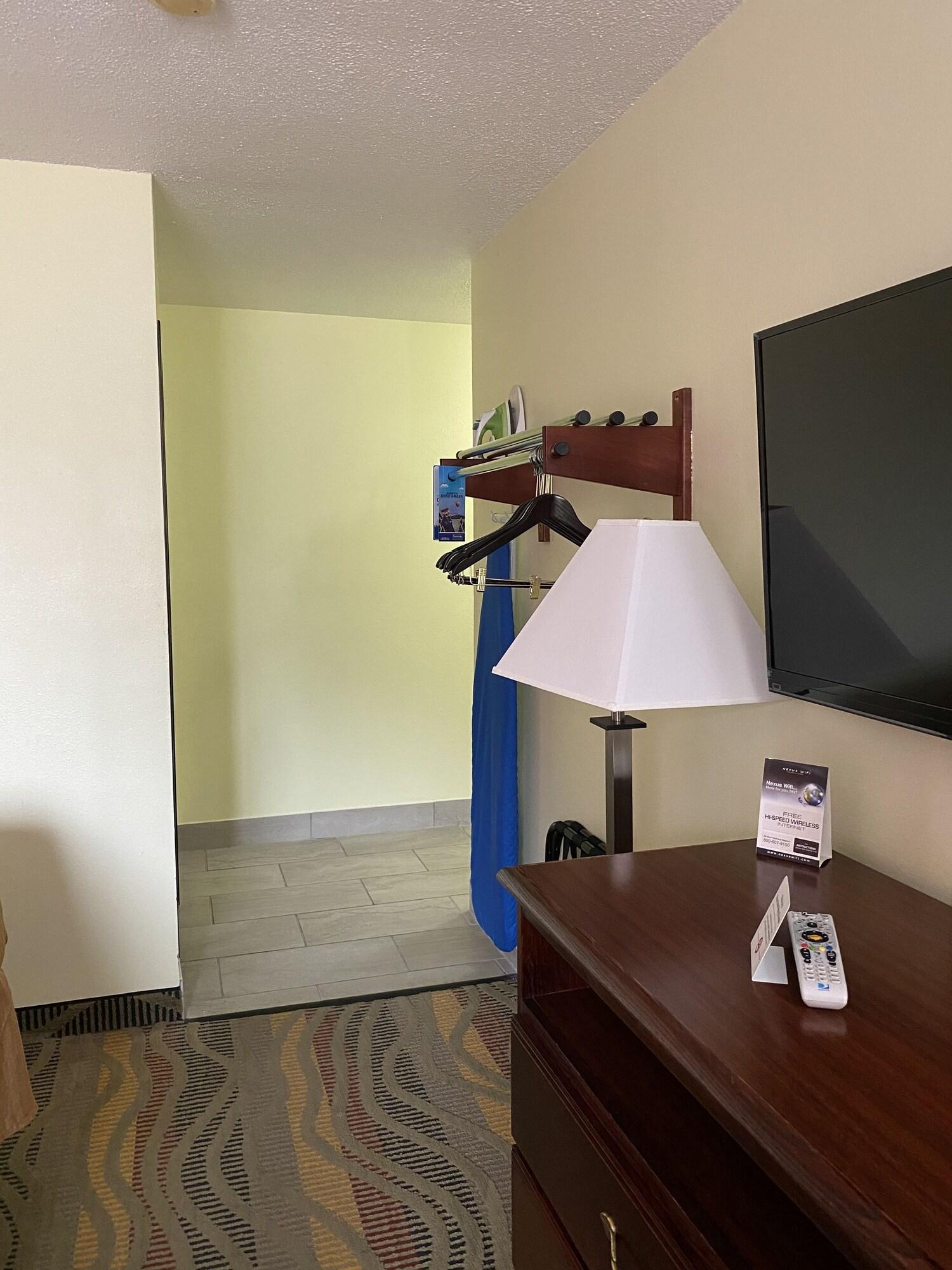 Travelodge By Wyndham La Porte/Michigan City Area Dış mekan fotoğraf