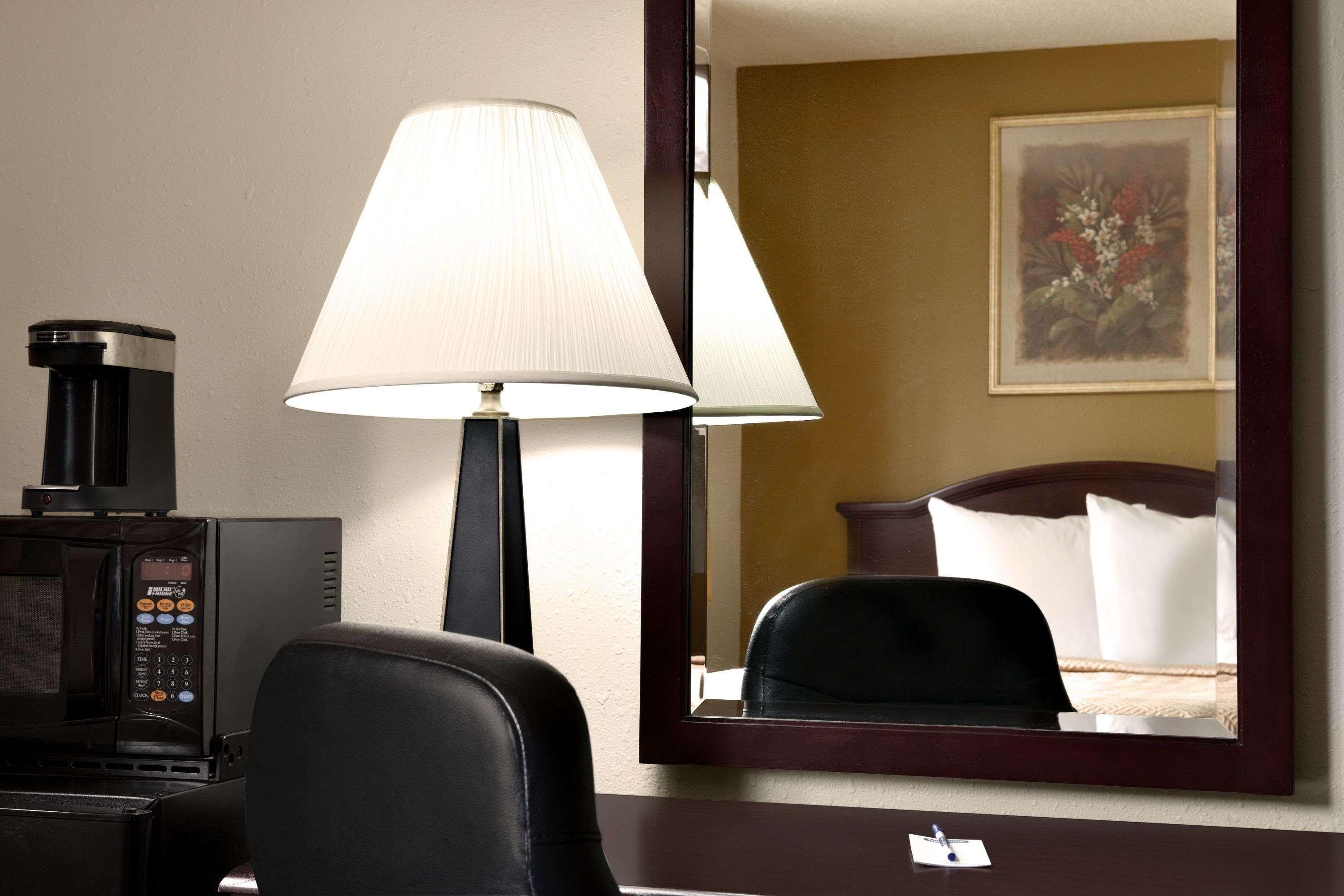 Travelodge By Wyndham La Porte/Michigan City Area Dış mekan fotoğraf