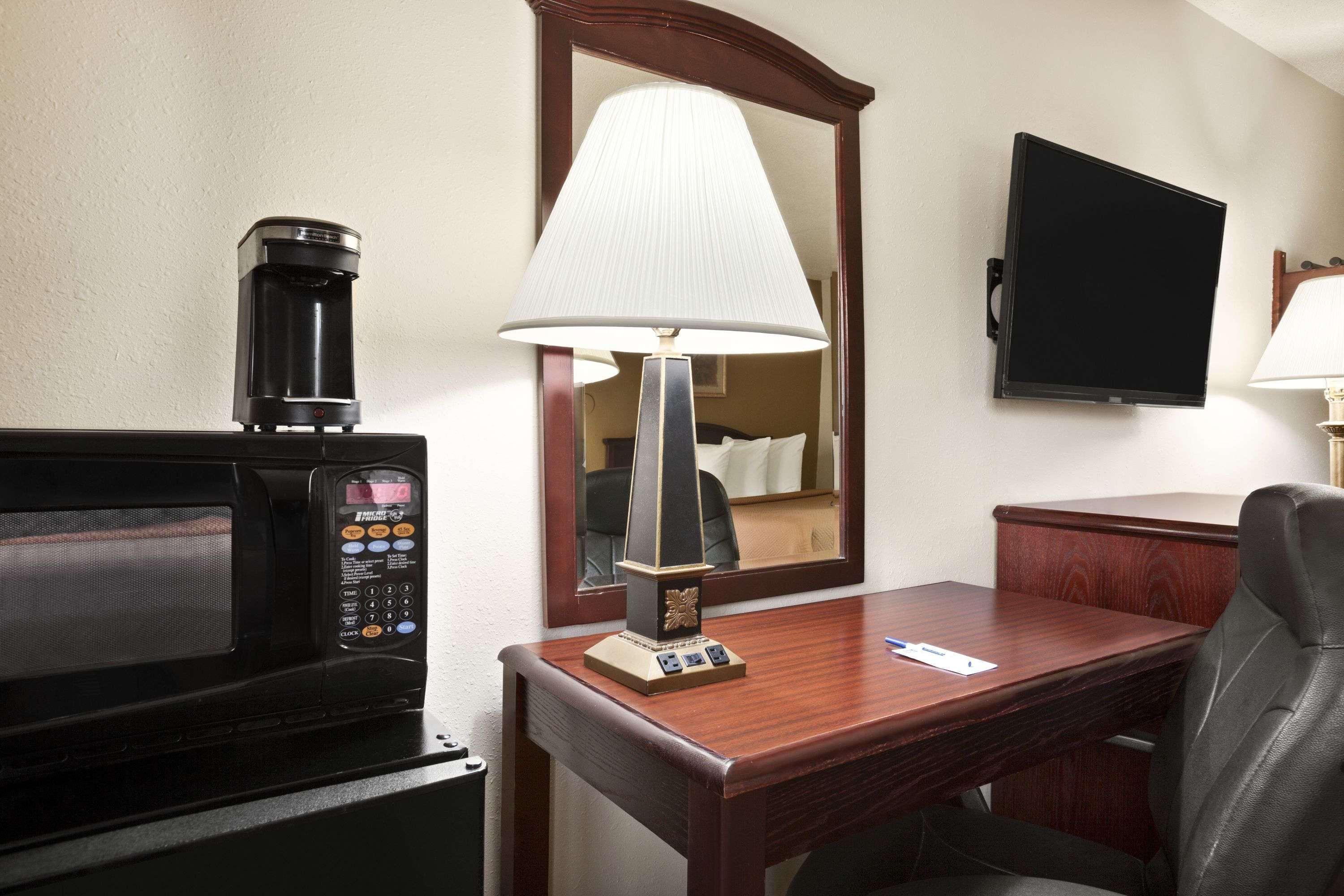 Travelodge By Wyndham La Porte/Michigan City Area Dış mekan fotoğraf