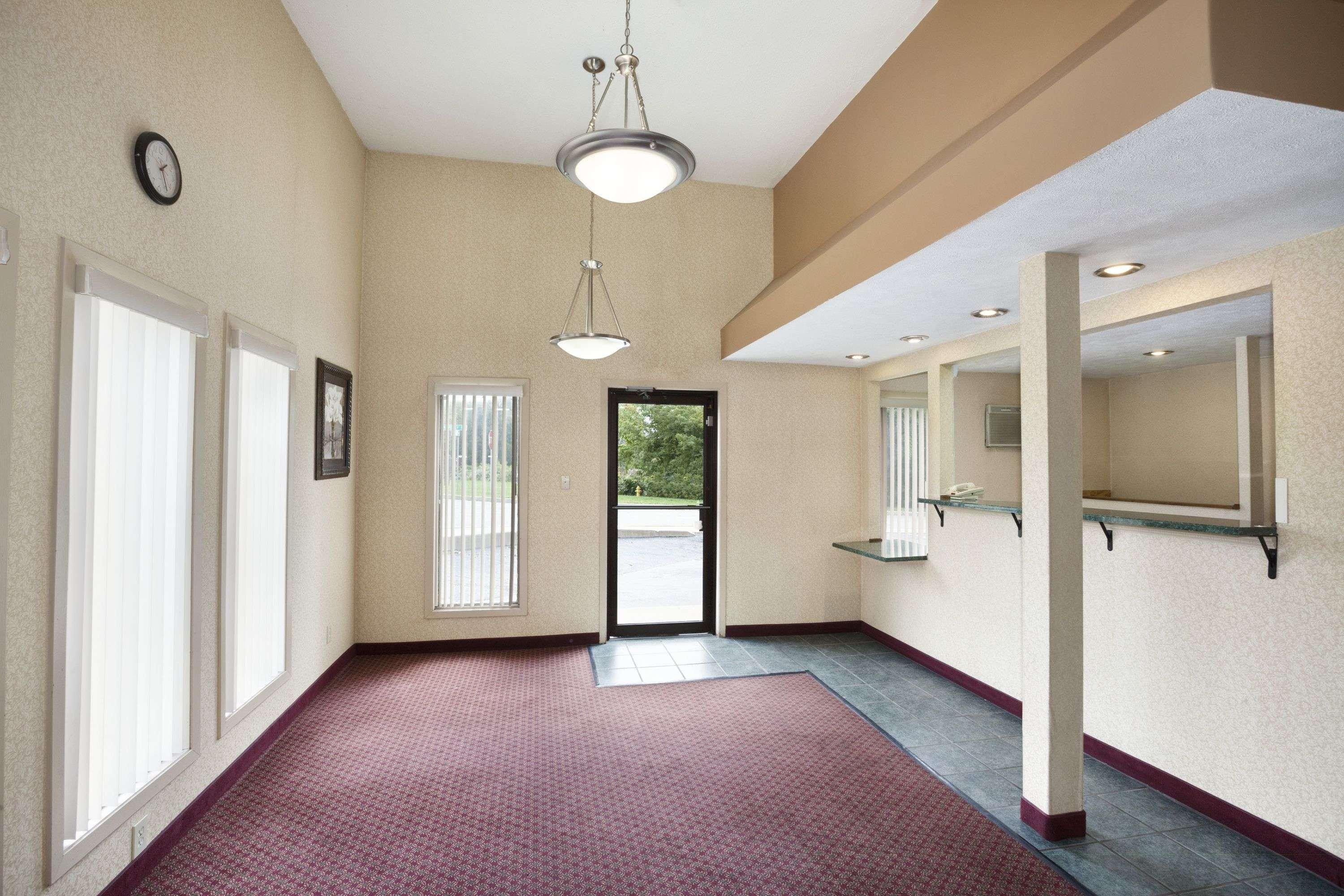 Travelodge By Wyndham La Porte/Michigan City Area Dış mekan fotoğraf